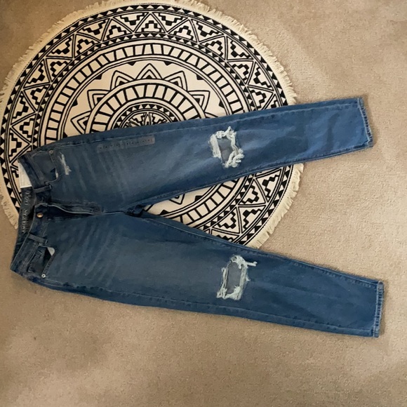 American Eagle ripped mom jeans. - Picture 6 of 6